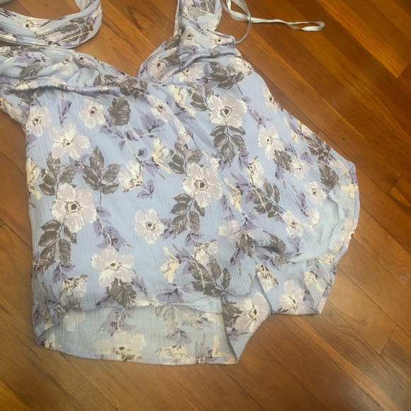 Unique Periwinkle Floral Romper - Picture 2 of 4